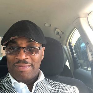 Meet your Posher, Dennis